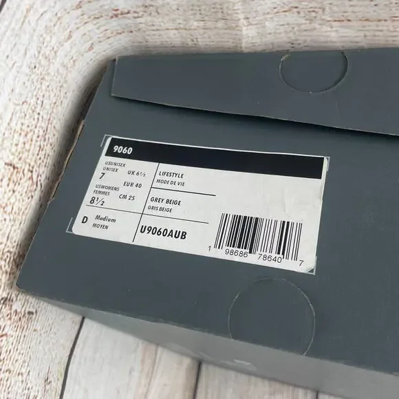 New Balance 9060 Mens Sz 7 Womens Sz 8.5D Sneakers Grey Beige - Picture 11 of 11